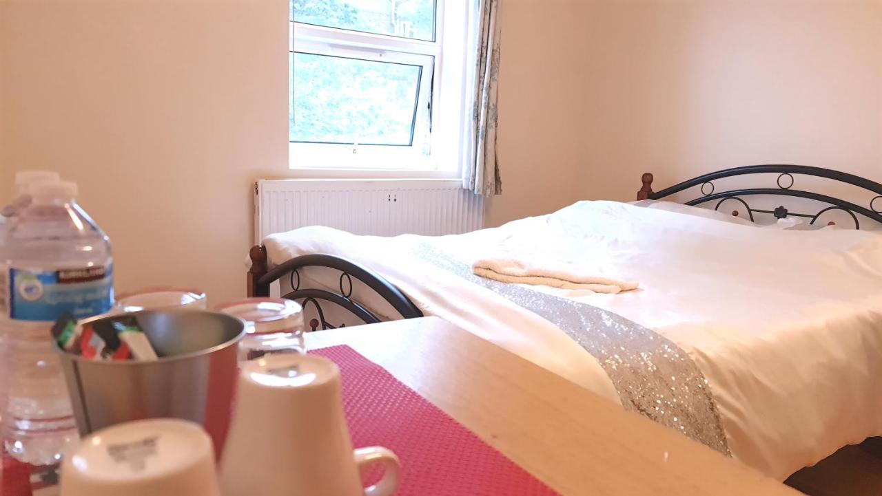 Stayeasy B&B In Trendy Heart Of Лондон Екстериор снимка